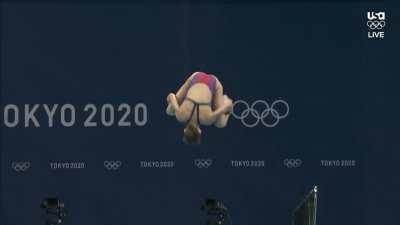 Hailey Hernandez (diver) vagina outline