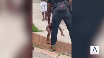 How can a society function anymore when the children have been indoctrinated? - Minneapolis police officers showed up in St. Paul last week to execute a search warrant for a murder suspect, they were met by toddlers — some still in diapers — who punched, 