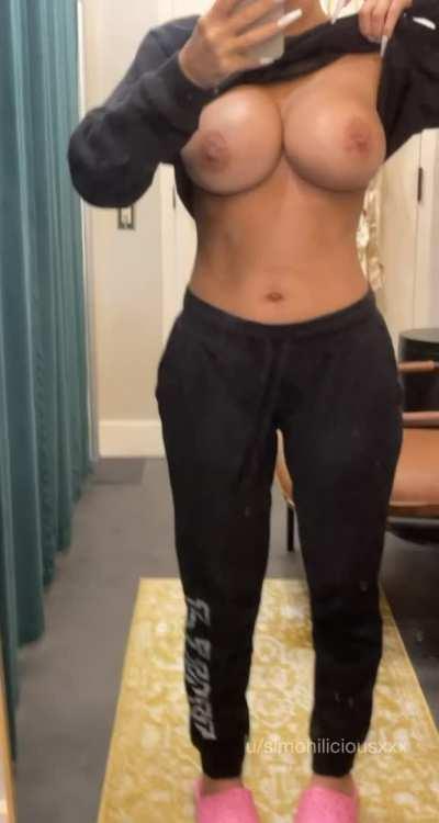 Mommy needs your help in the changing room