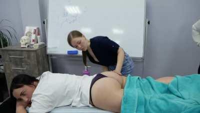 Teaching how to do massage