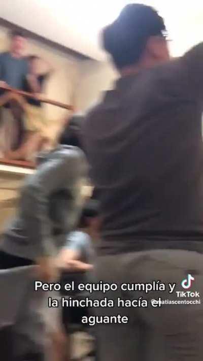 Juntadas de las pibas: ay boluda mi novio hizo tal cosa 😭 /// Juntadas de los pibes: