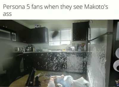 Man, this sub is horny for Makoto