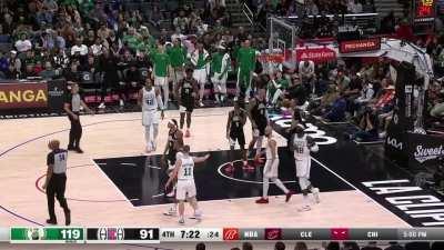 [Highlight] Clippers broadcasters talk about Derrick White's receding hairline as he scores another and-1 to go up 28 in the 4th quarter