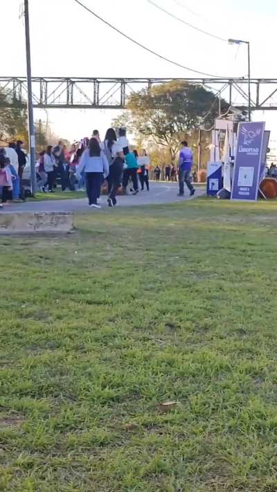 En la Costanera de Zarate, LLA vs Skater