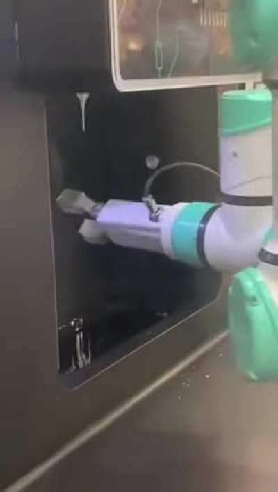 Робот-мороженщик-перфекционист