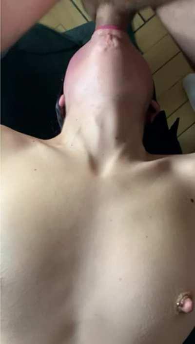 A real throatfuck 😋