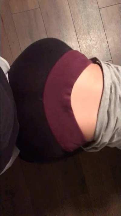 For my yoga pants lovers ❤️