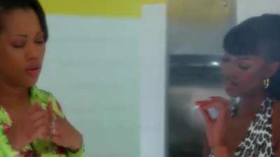 Naomi Campbell x Theresa Randle [Girl 6 (1996)]