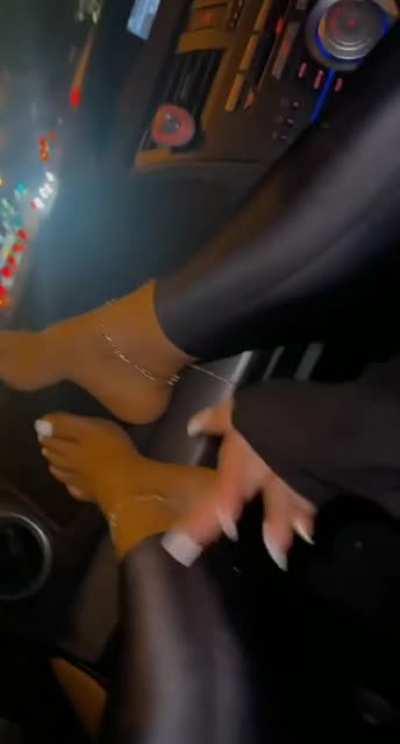 hijabi old @ was a.nonmyousss, new @ is .4w4y