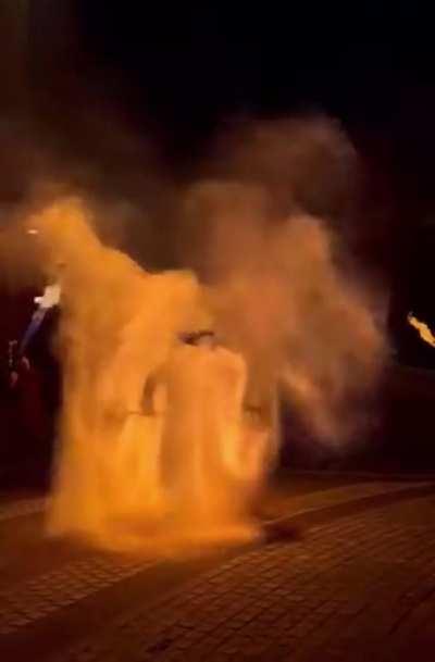 Awesome fire control on the streets