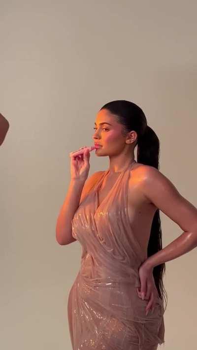 Kylie Cosmetics BTS (GFY)