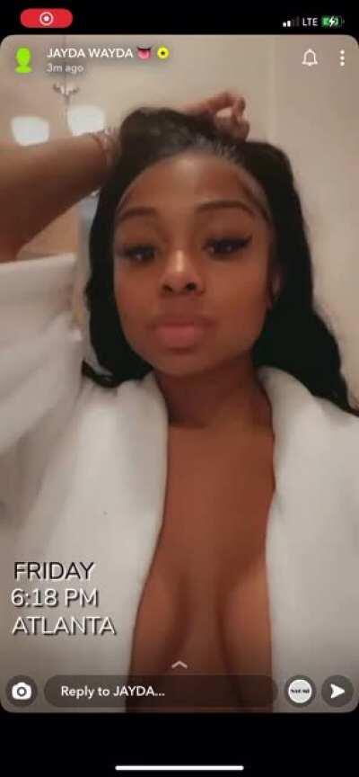 Sumbody needa hack her I Cloud