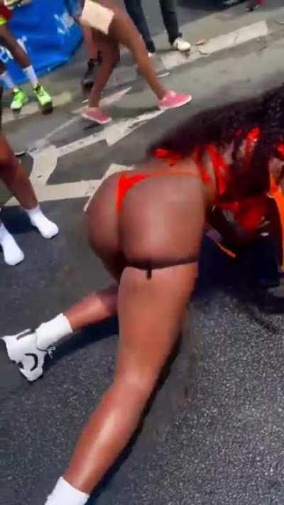 She brought her best waistline game to St. Lucia Carnival 🔥(@remmyyvanityy)