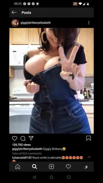 @gigglybrittanyelizabeth Brittany Elizabeth. 2,000cc saline expander breast implants