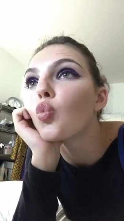 Who else would love to put those lips to work?