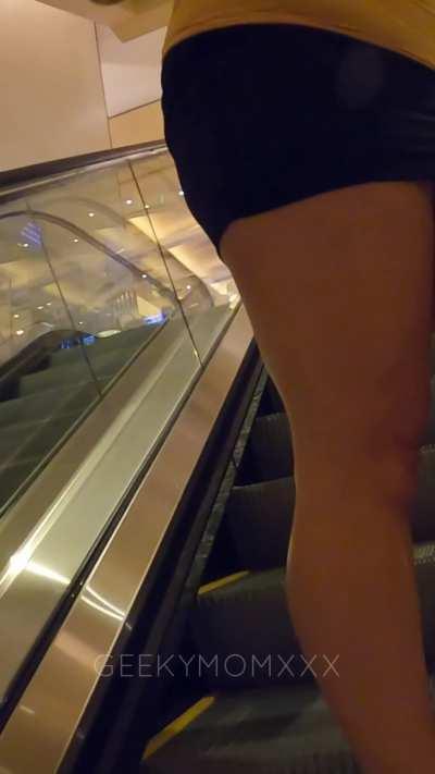 Flashing on the escalator