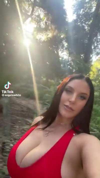@angelawhite
