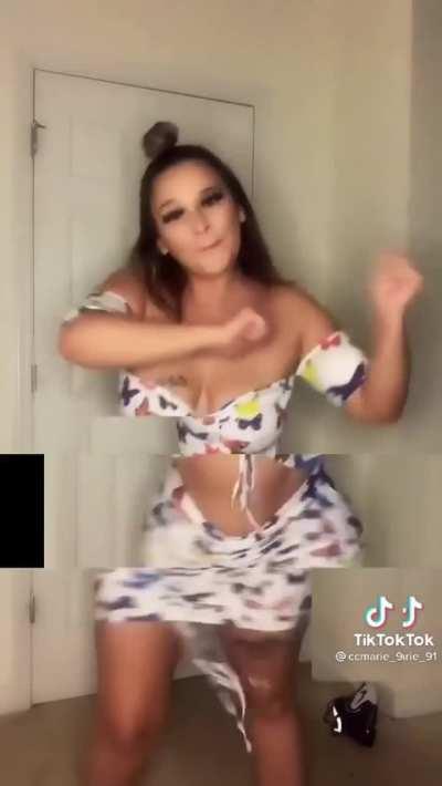 cici_marie showing off that fat ass!!!