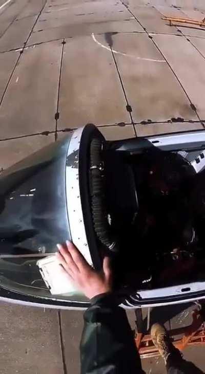 Ukrainian Mig-29s In flight 