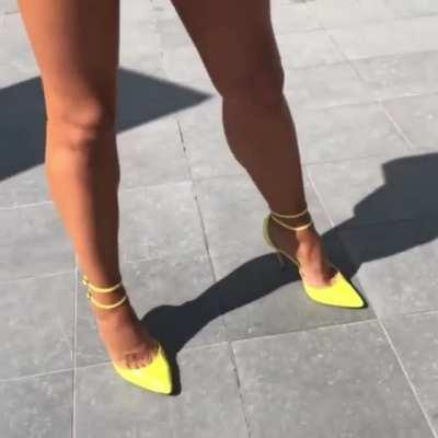yellow [gif]