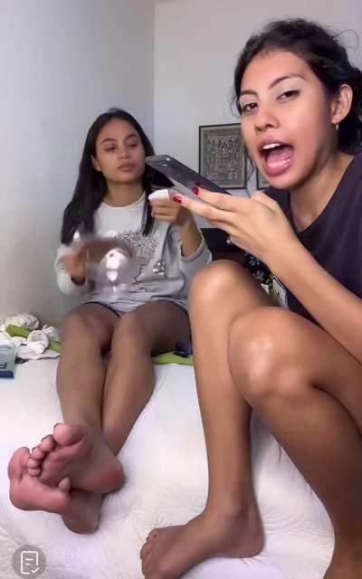 Latina Feet Duo