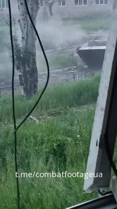 Ukrainian BMP-2 fires at Russian positions in Bakhmut.