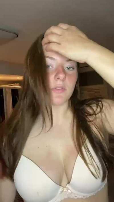 Eat me or fuck me. You choose ❤️😏