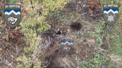 Ukrainian soldiers raided the Russian position and after a short skirmish the Russian soldiers were killed. +18