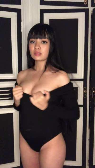 If even 5 guys like this, I'll celebrate and fuck myself 🙈