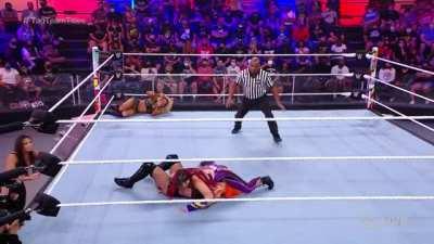 Io Shirai makes Gigi Dolin's Fat Ass Jiggle...Thanks Io