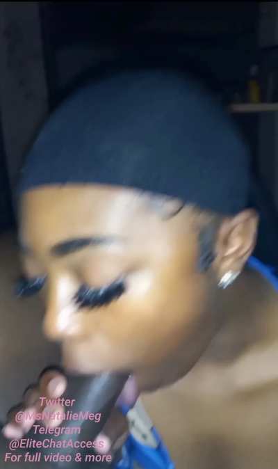 Can I stuff my throat with your dick by the Christmas tree? 🎄🫦🍆👅