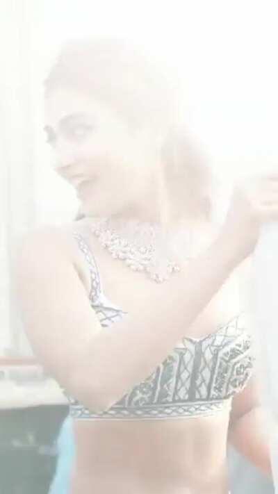 No caption. Just dropping queen's short video here.