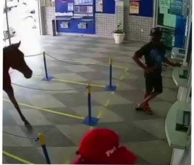 Foi pagar a conta ué