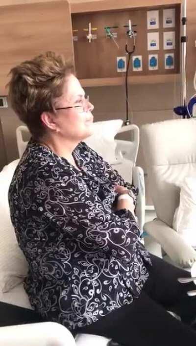 Ludhmila Hajjar e Roberto Kalil fazendo uma serenata para Dilma em 2014