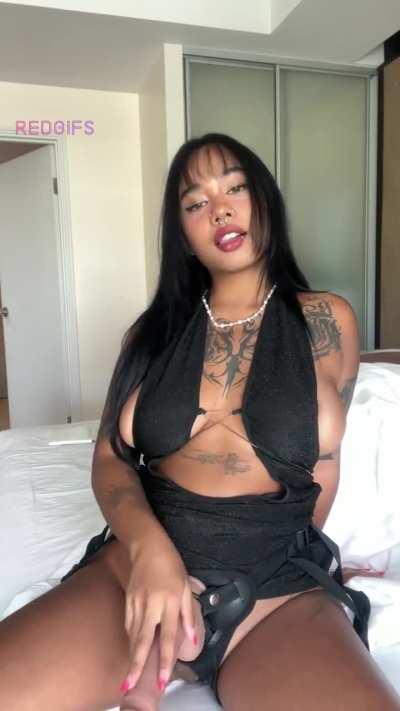 Say YES if your hungry ass cannot wait to be filled up with mommies gigantic strapon this evening