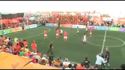 Le cobran mano a daniel scioli