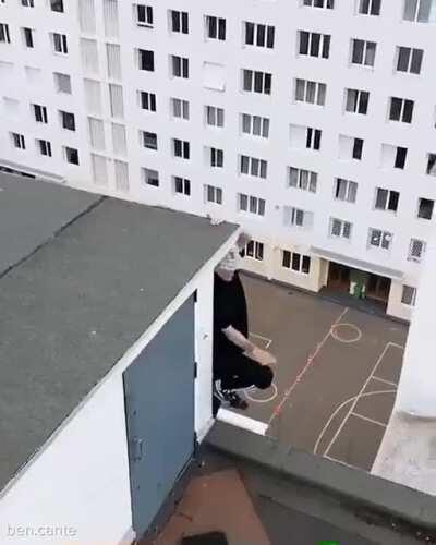 İzlerken ben düştüm amk