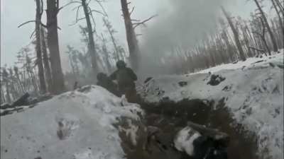 Headcam footage from a Ukrainian soldier clearing a Russian position in Serebryansky forest, Luhansk Oblast (February 2025)
