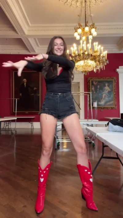 In between fashion show dance