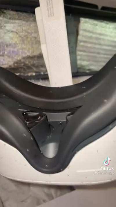 Remember to check your headsets for an infestation 🥲