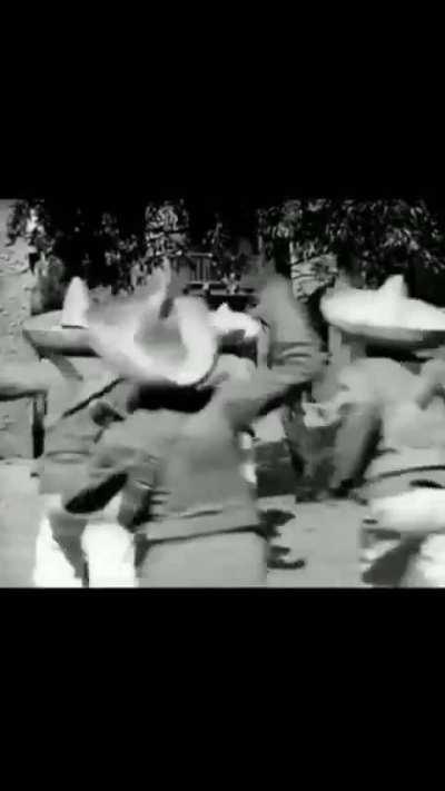 Sombra when she sees a backline Ana: