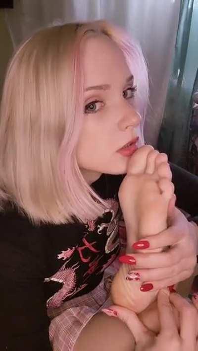 What would you do if I started self worshipping right in front of you? 😈