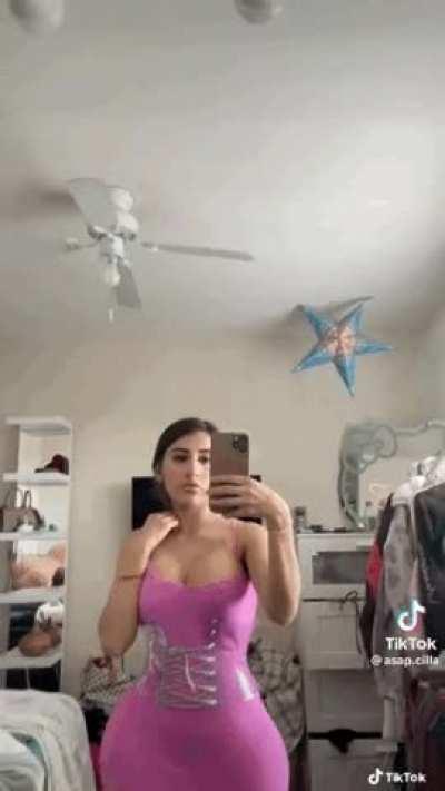 BRUH I WOULD ANYTHING JUST TOO SMELL IT.