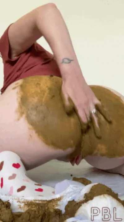 Using my own shit as lube 💩💕