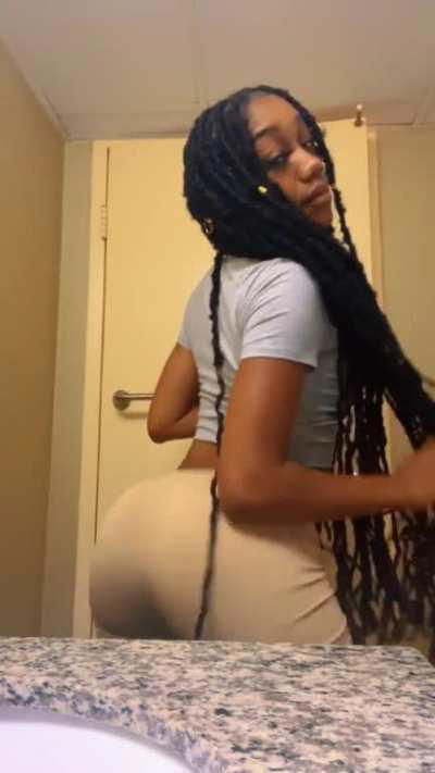 r/hcrhvjvdezcbnkkihg Lounge