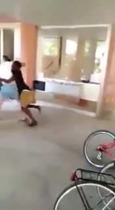 An Italian racist messed with a wrong Nigerian guy