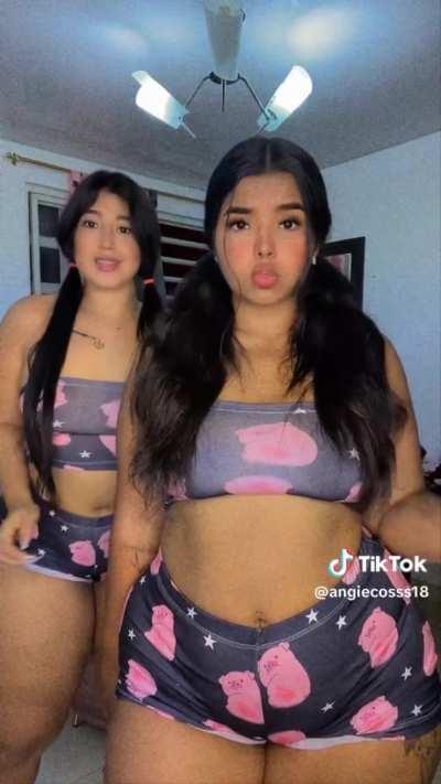 Laura_bernal000 & Angiecosss18