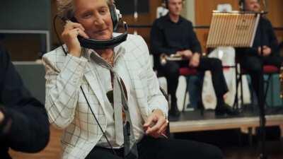 Rod Stewart performing with the Royal Philharmonic Orchestra