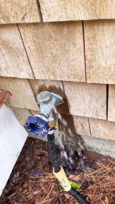 (I know absolutely nothing about plumbing) is this an easy fix?