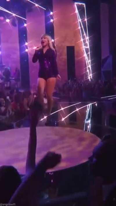 Thick Taylor 🤤🤤